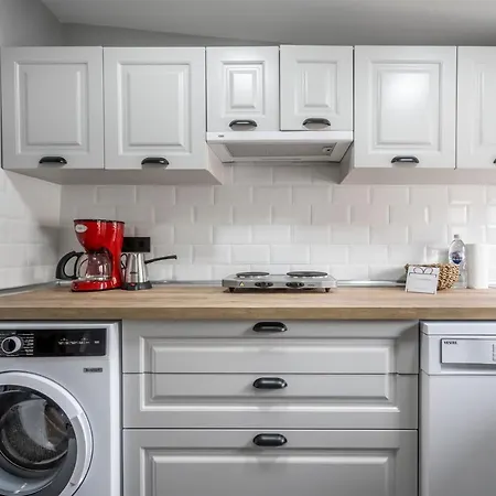 Artistically Designed 1br Flat With Ac In Cihangir * Istanboel