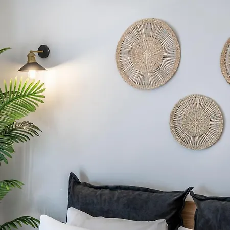 Artistically Designed 1br Flat With Ac In Cihangir Διαμέρισμα