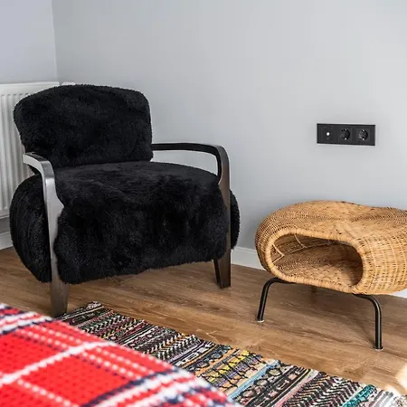 Artistically Designed 1br Flat With Ac In Cihangir Κωνσταντινούπολη